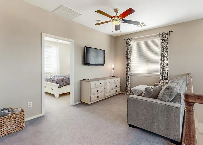 Holiday home Sports & Sun: Goodyear W/ Pool Near Stadiums